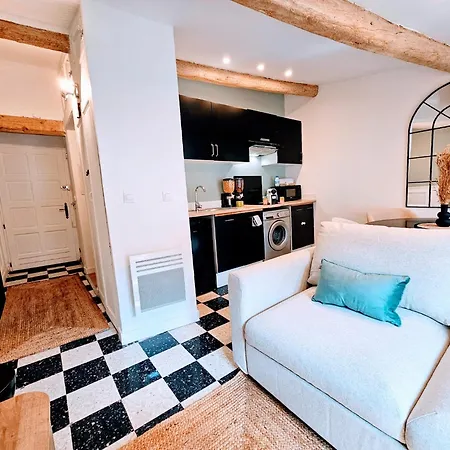 4 Couchages Elegant Au Coeur Du Vieux Appartamento Nizza
